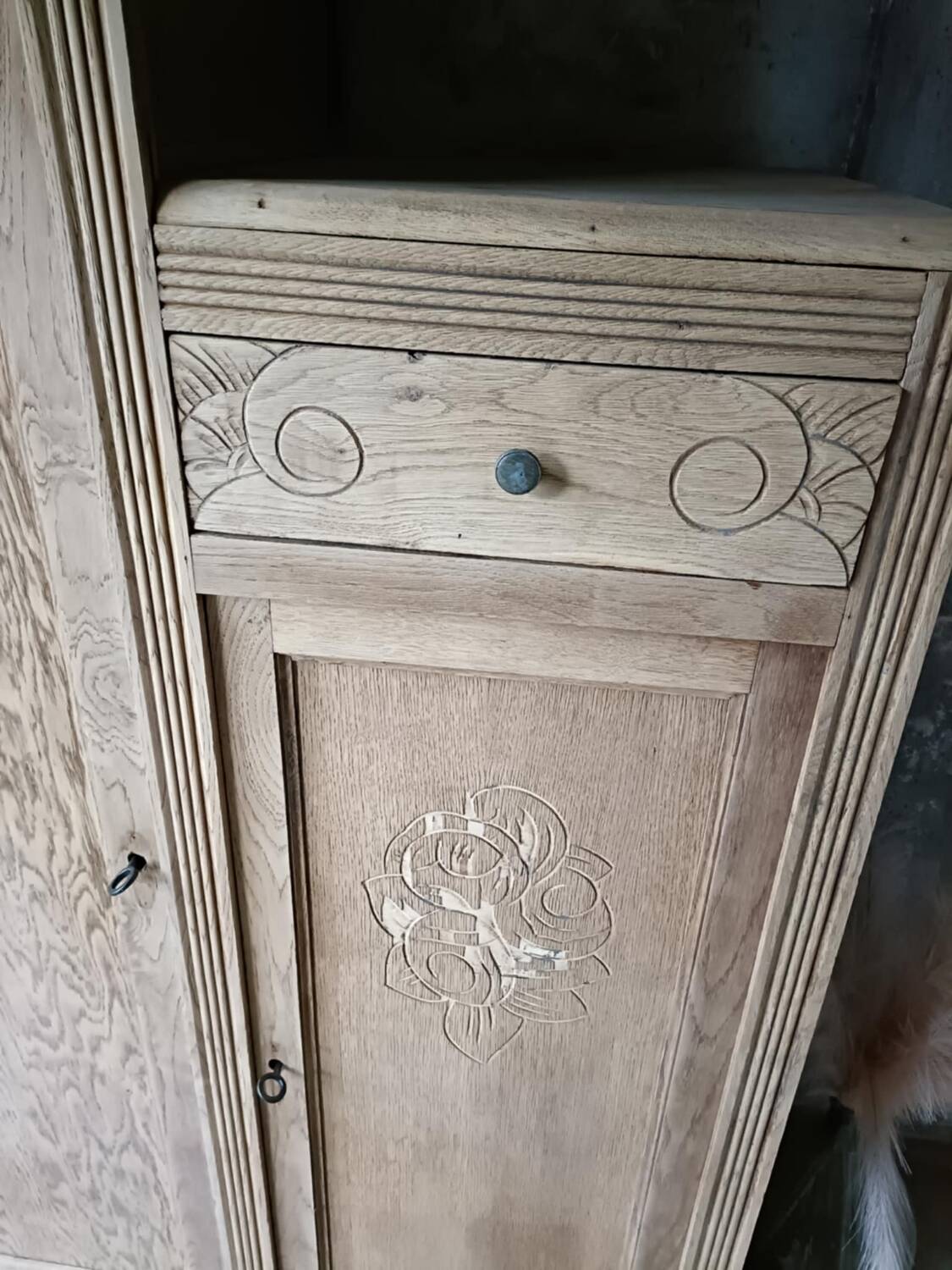 Asymmetrical wardrobe