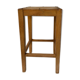 Tabouret de ferme en chêne clouté