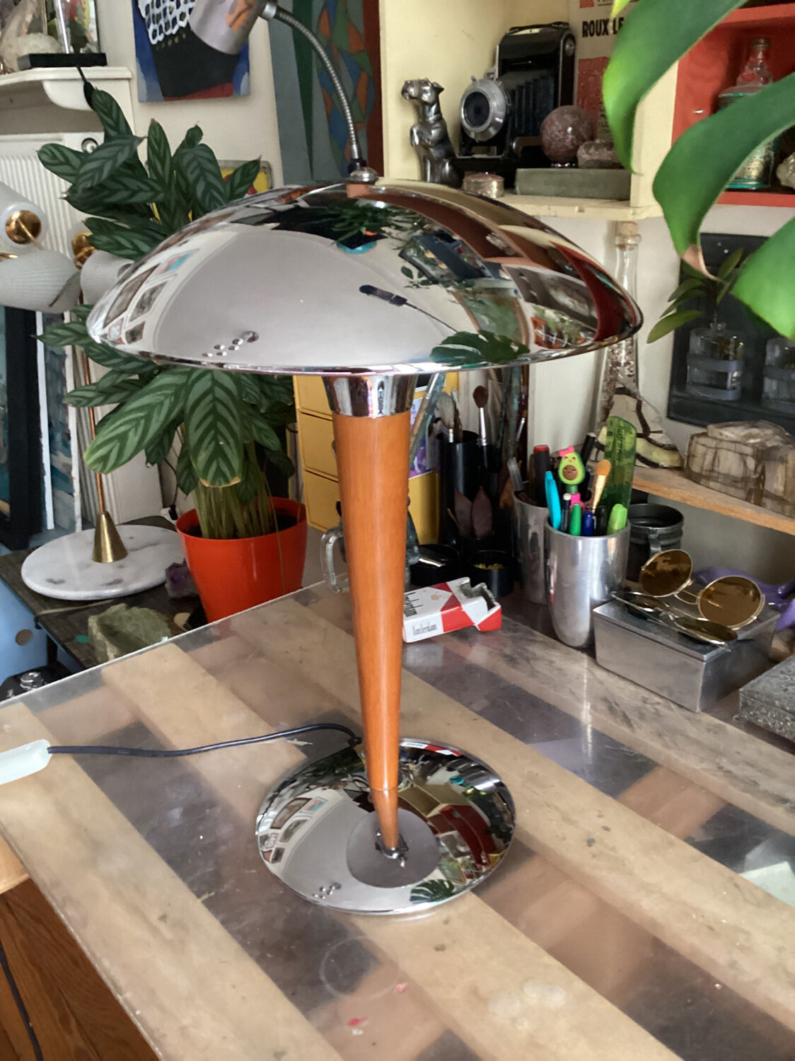 Vintage design liner mushroom table lamp