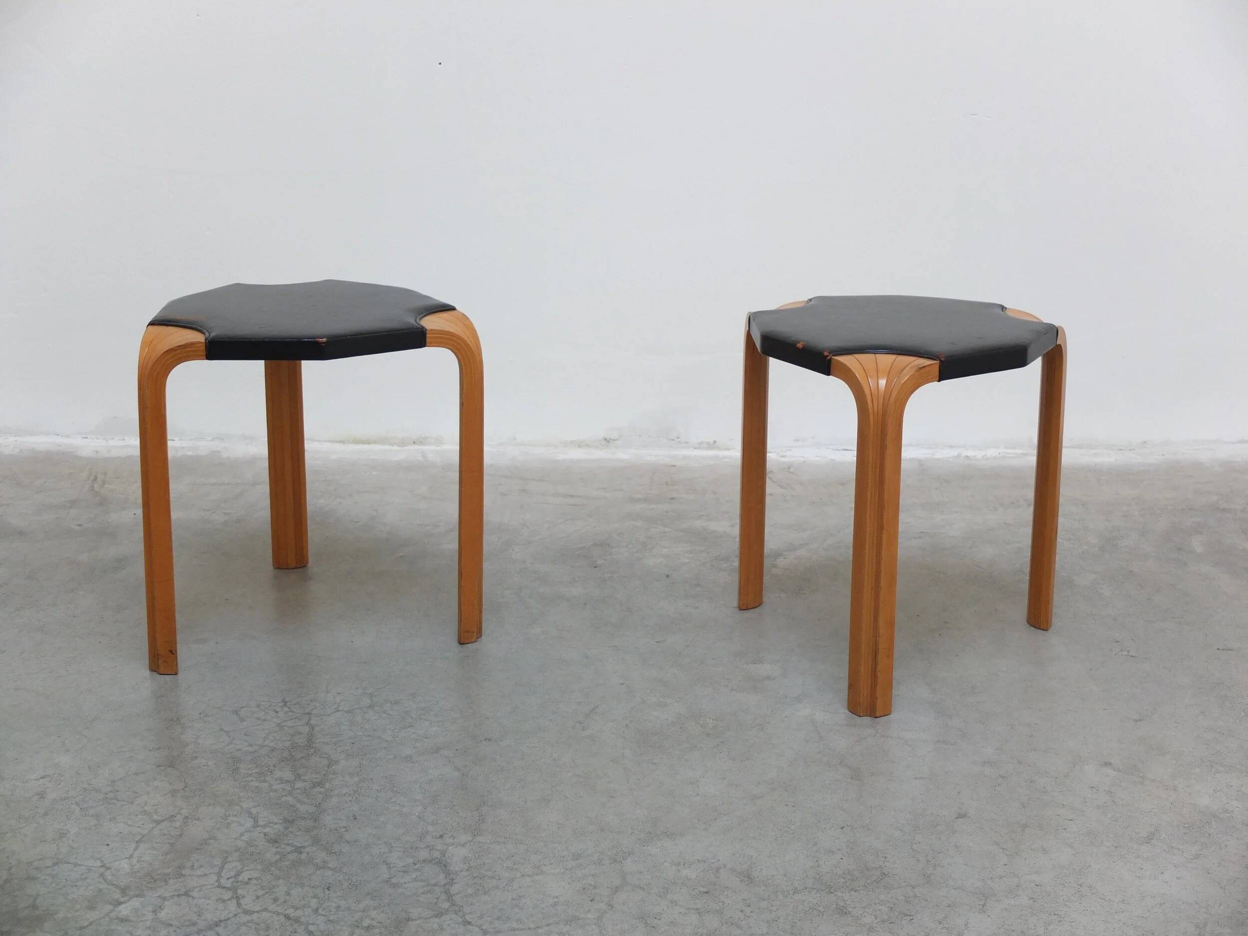 Important pair of 'X602' stools by Alvar Aalto for Artek, 1954