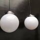 2 suspensions boules opalines