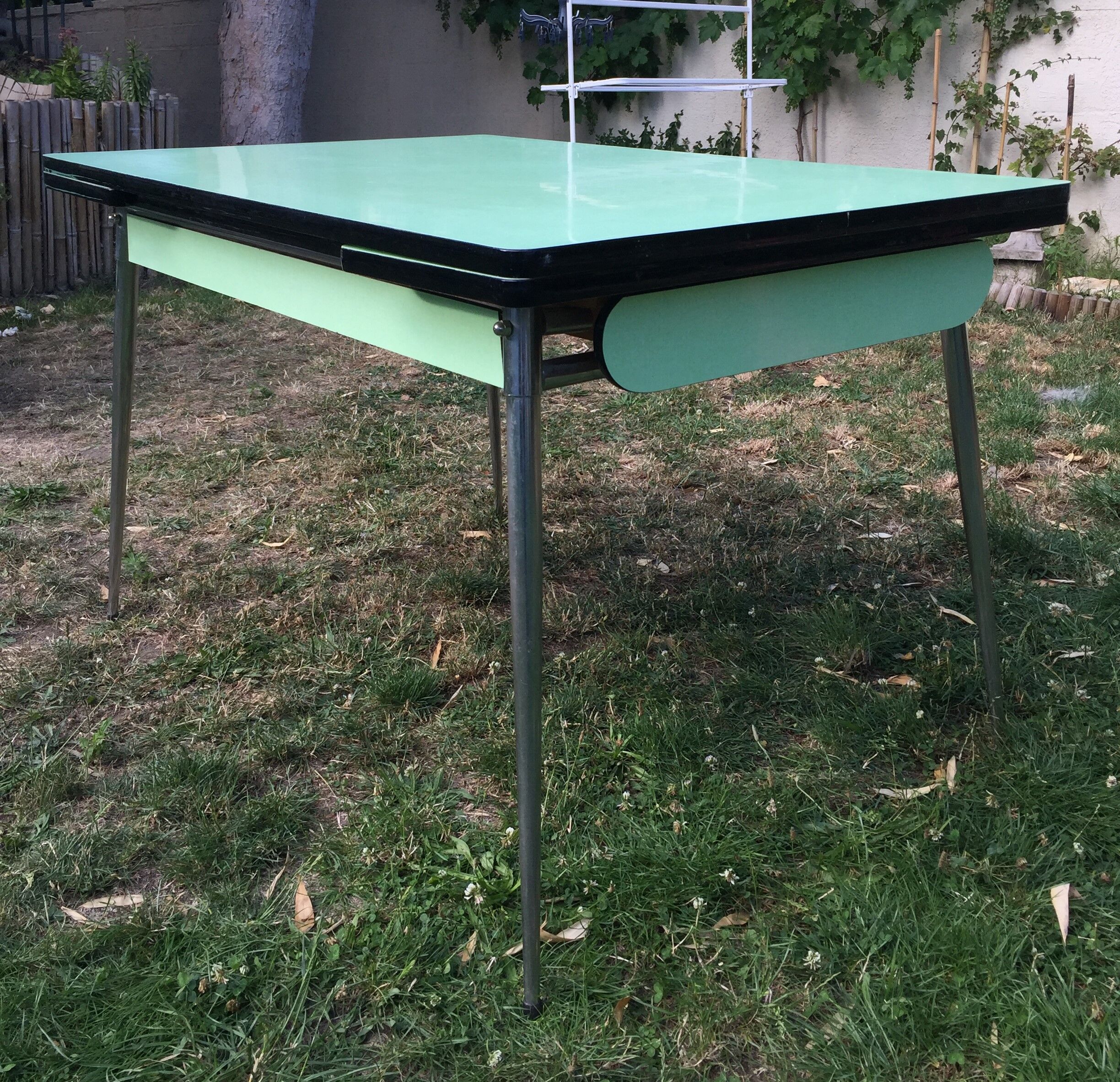 Vintage set in formica