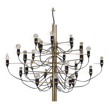 Chandelier en laiton par Gino Sarfatti pour Arteluce, années 1950.