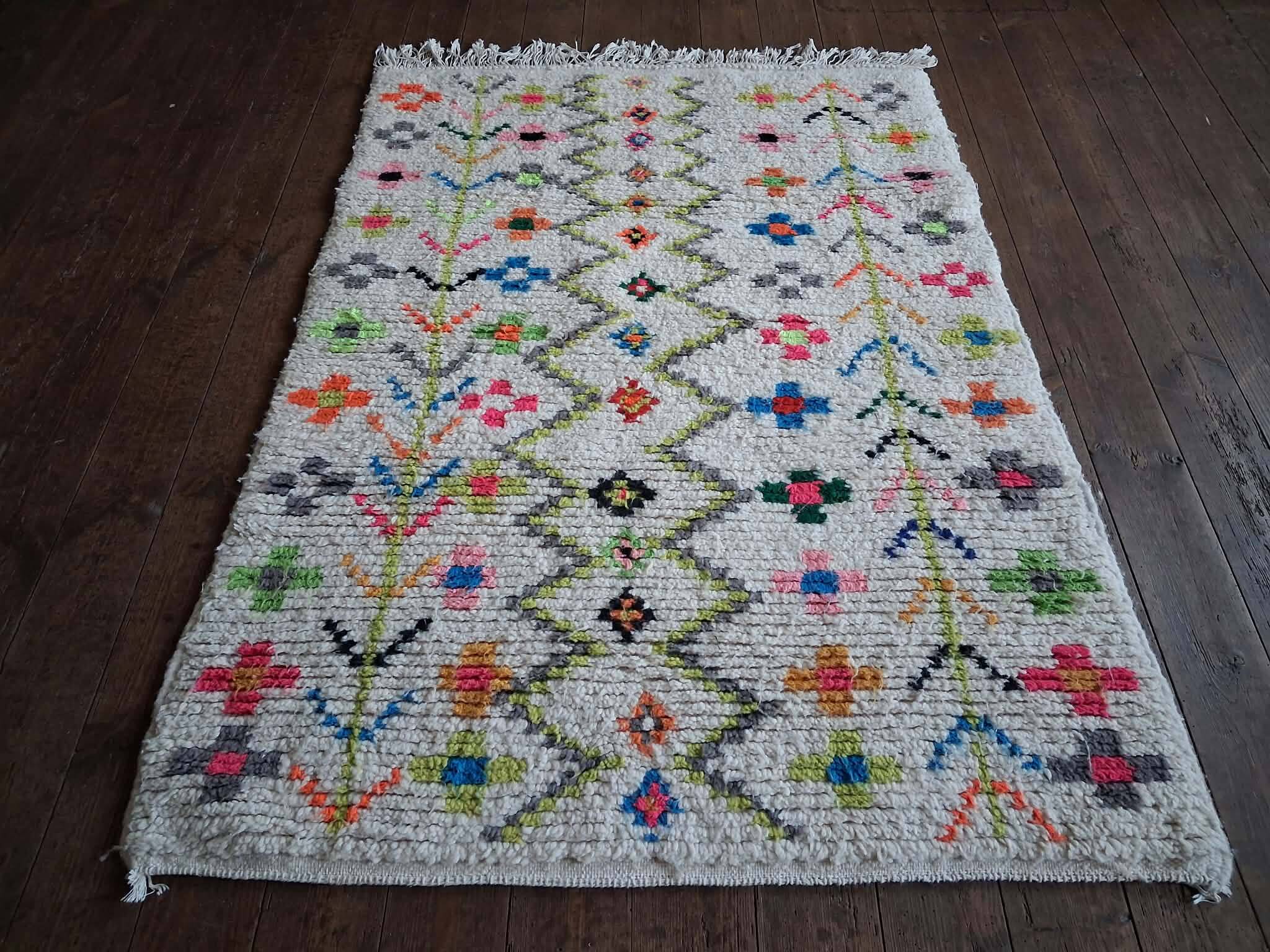 Tapis berbère beni Ouarain fait main 144x102cm