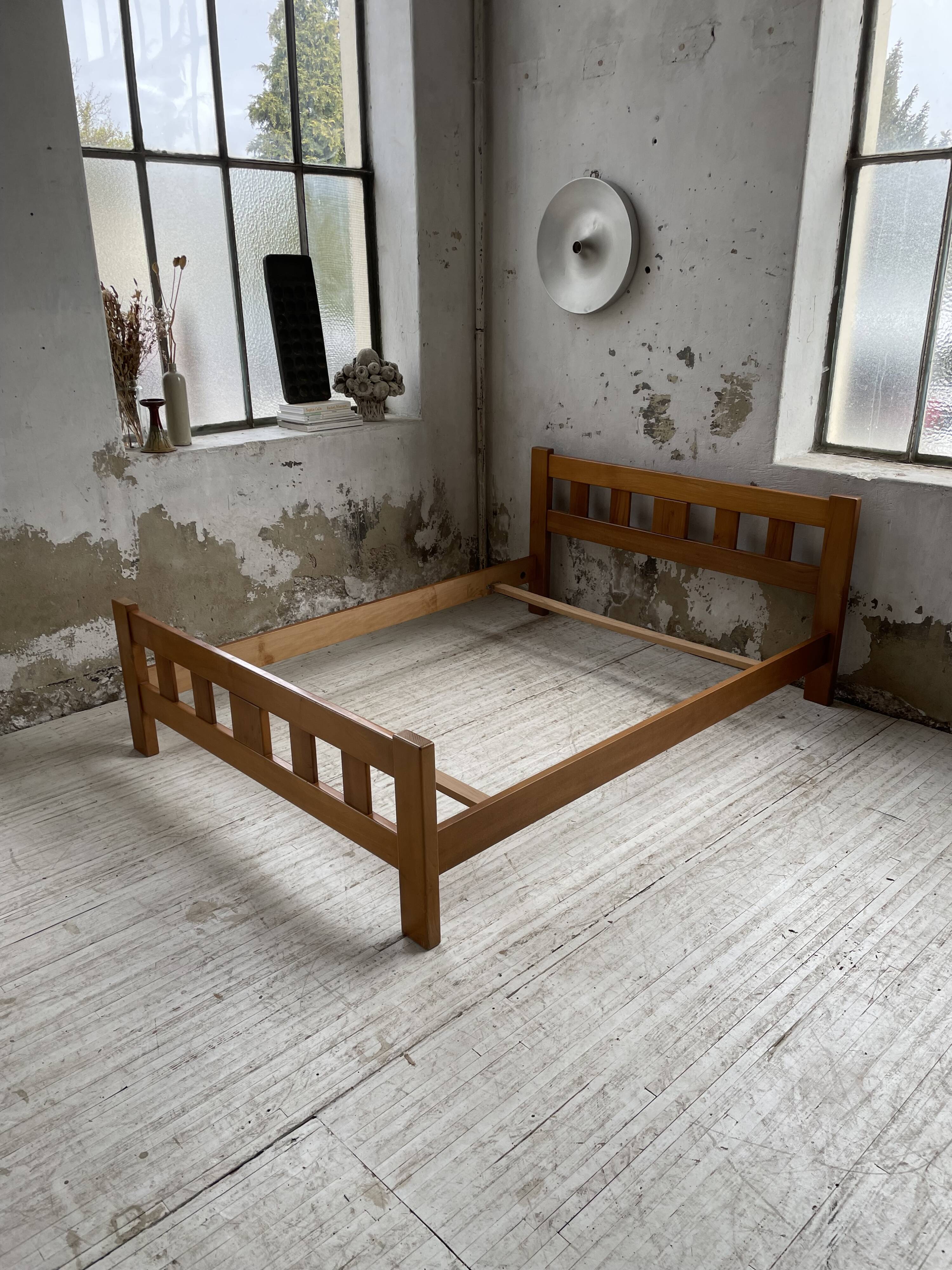 Maison Regain solid double bed 140 cm