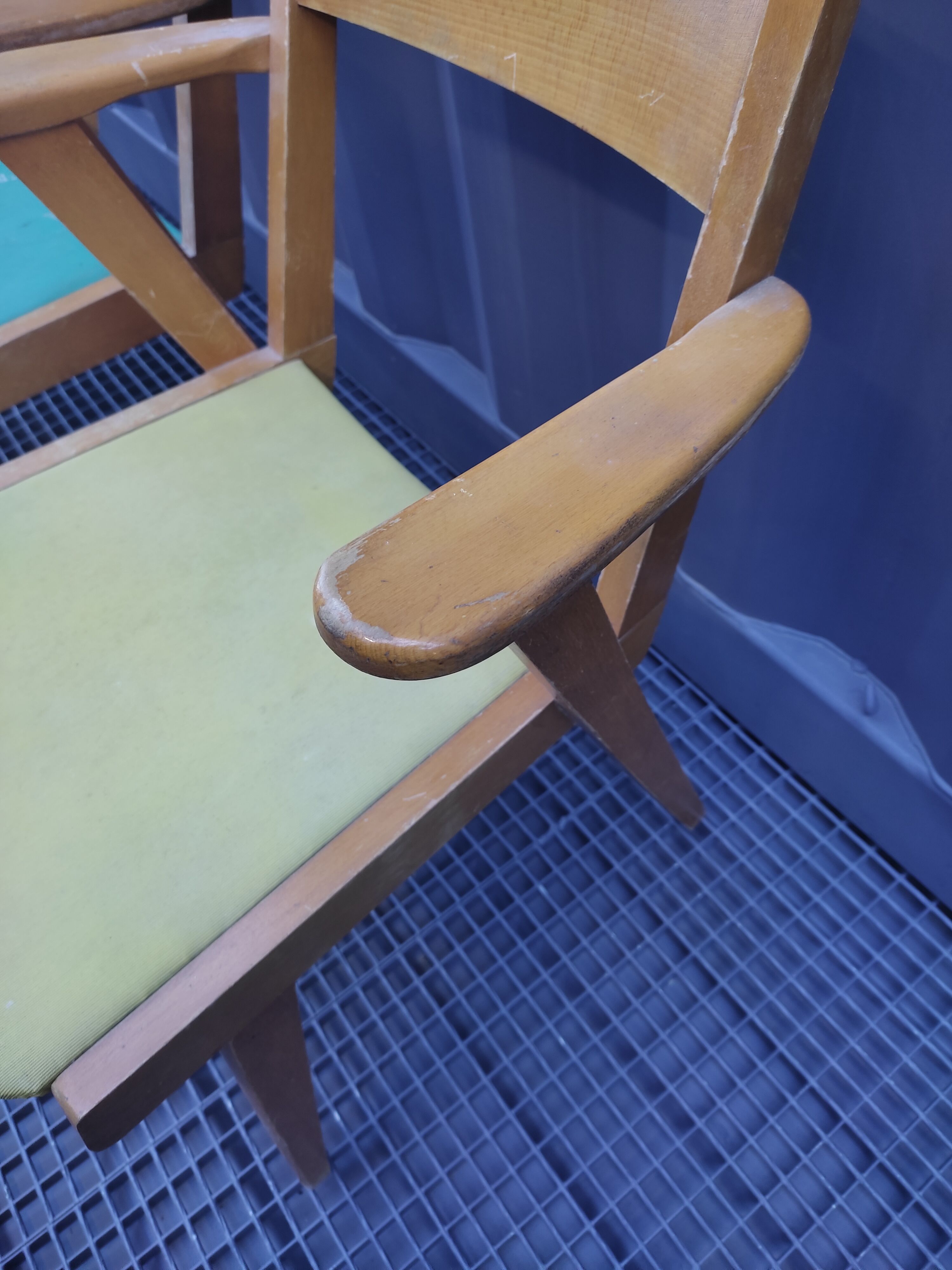 2 armchairs, 2 chairs 50s wooden