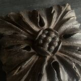 Ornement en bois sculpté carré du 16e siècle