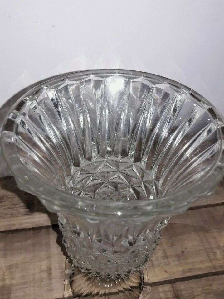 Glass vase