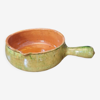 Enamelled clay pan