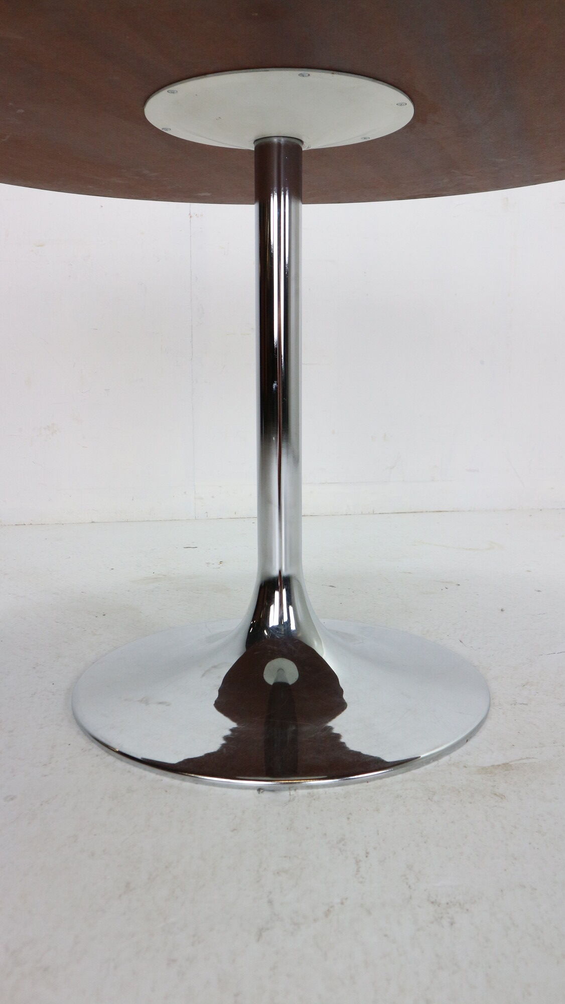 Börje johanson round white & chrome "tulip" dinning table, 1968 sweden