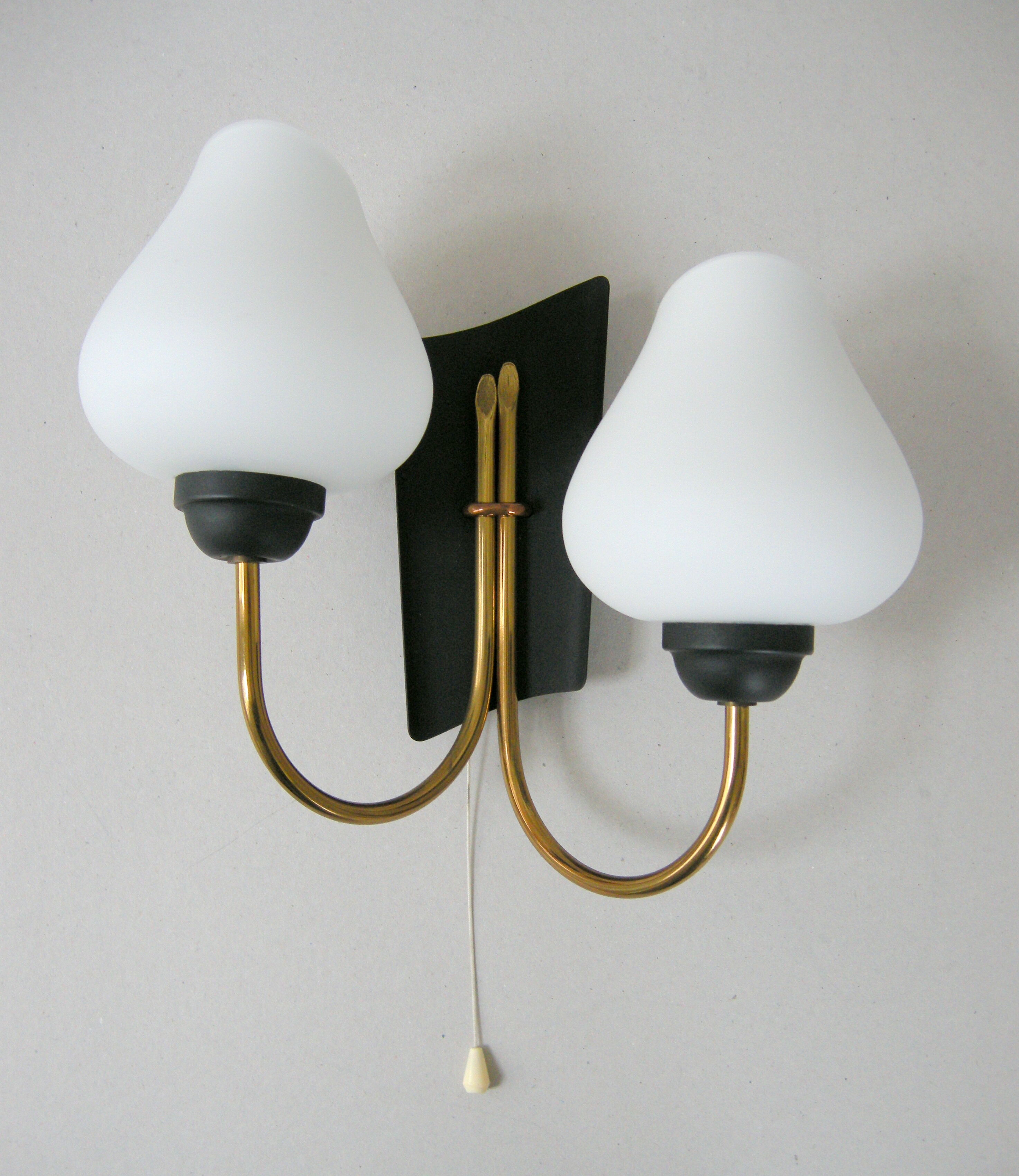 Vintage wall lamp 1950 brass, metal & glass
