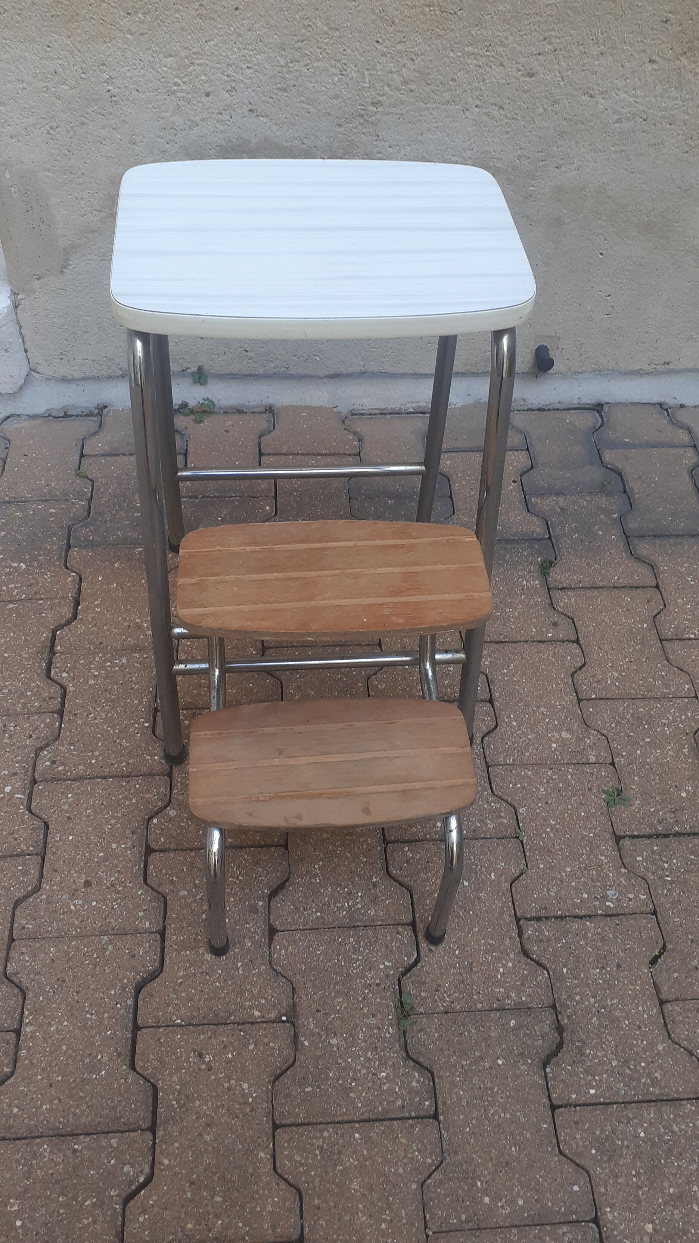 Stepladder stool