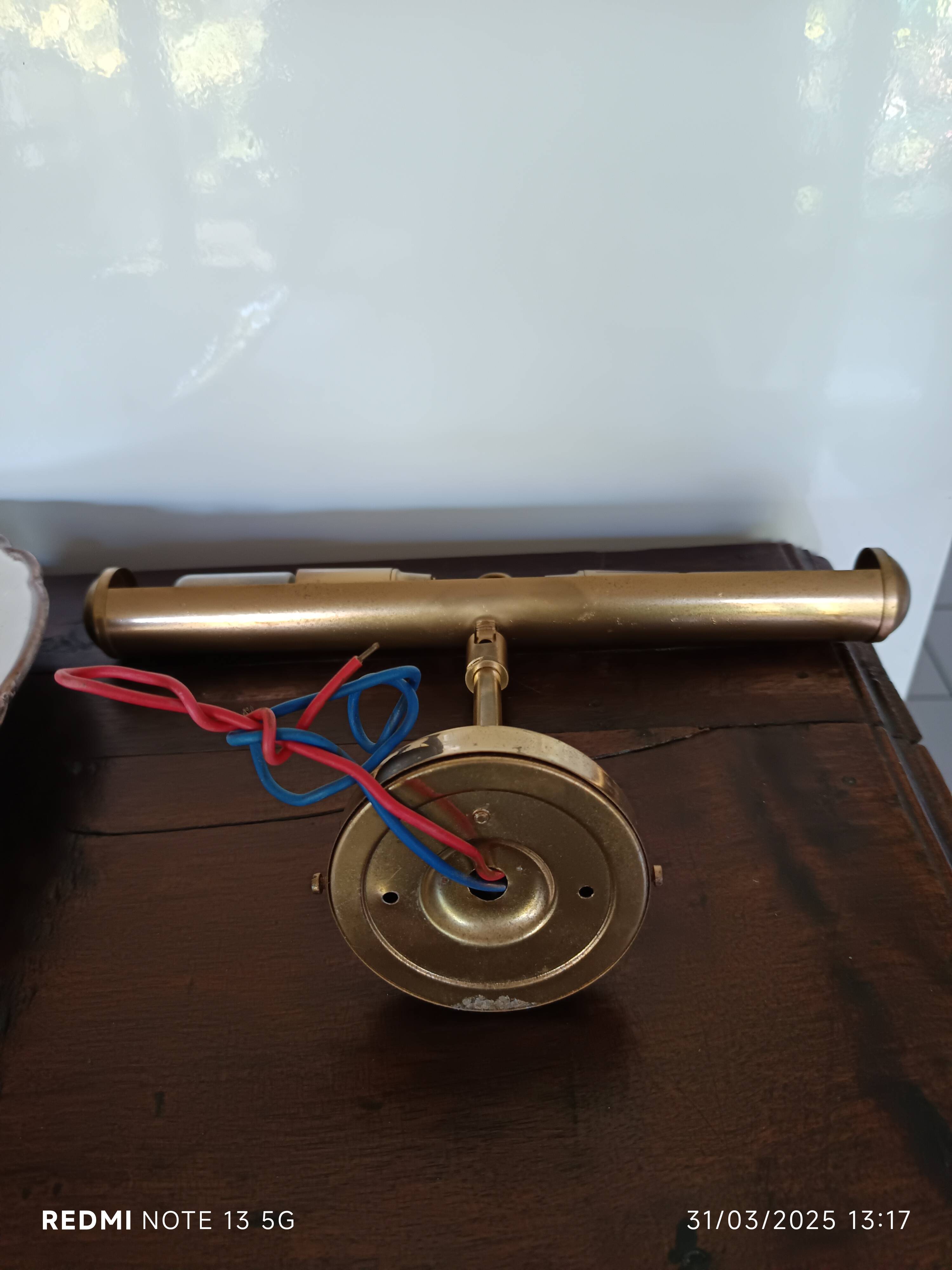 Antique gilded brass picture light