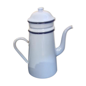 Verseuse en tôle émaillée