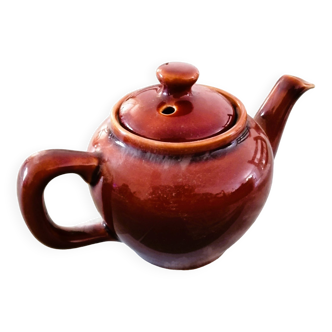 Ceramic teapot