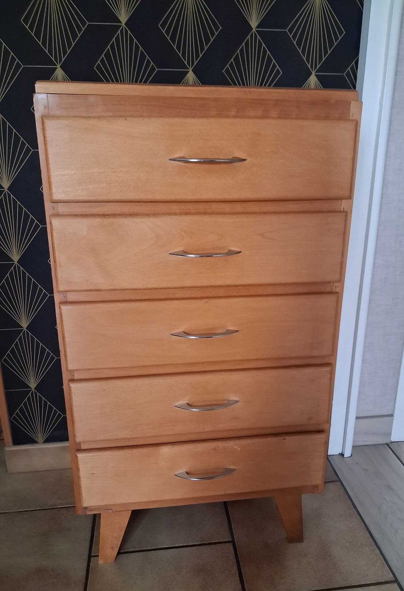 Vintage chest of drawers