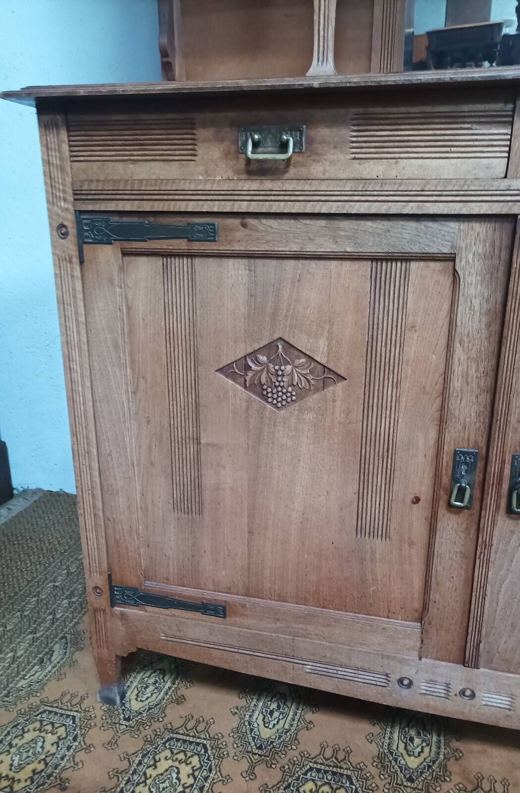 Art Nouveau Art Deco buffet in blonde walnut