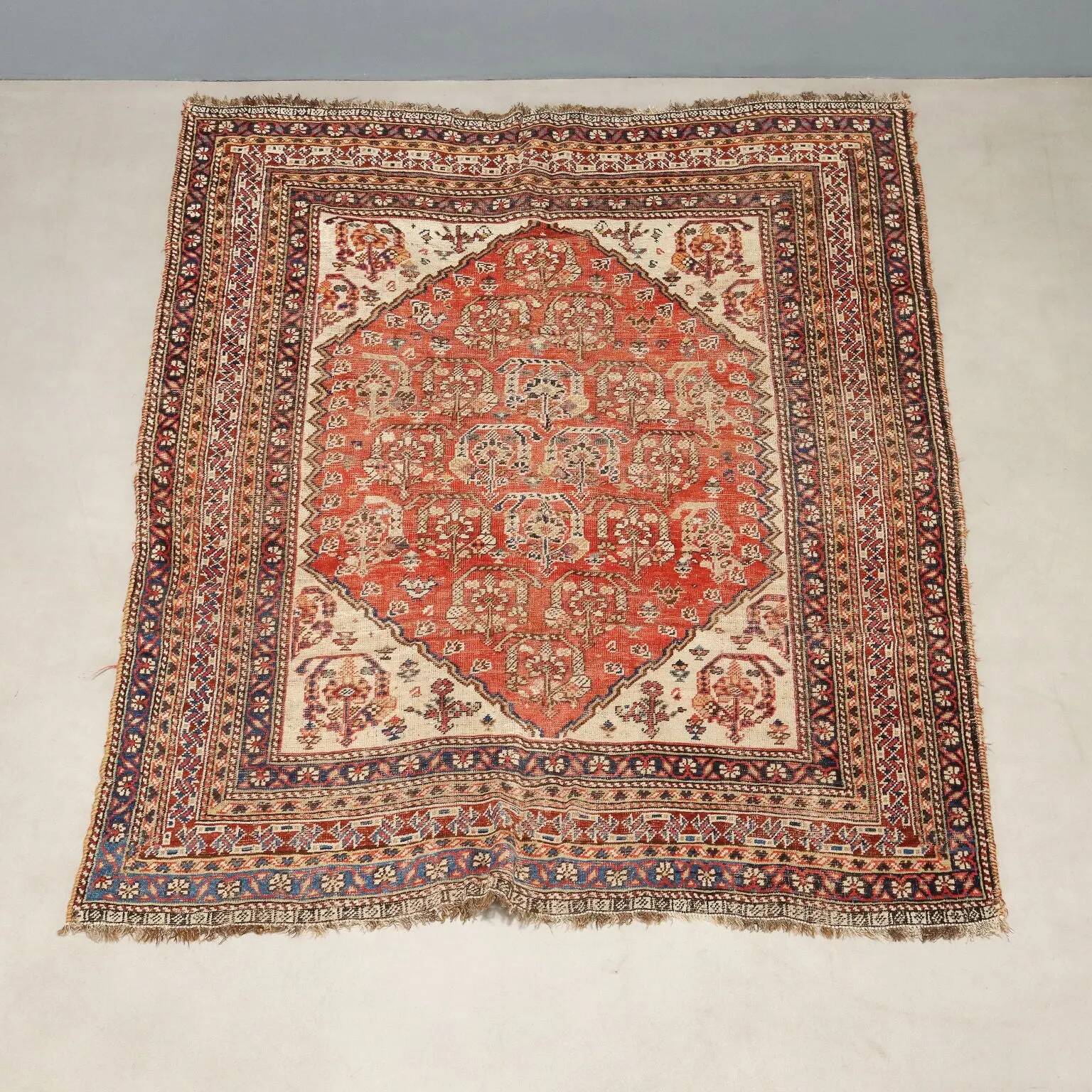 Old Kaskay rug in wool, fine knotting, handmade 68 x 55 in.