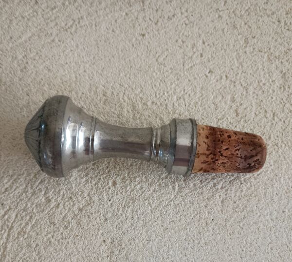 Carafe aiguière avec monture en étain