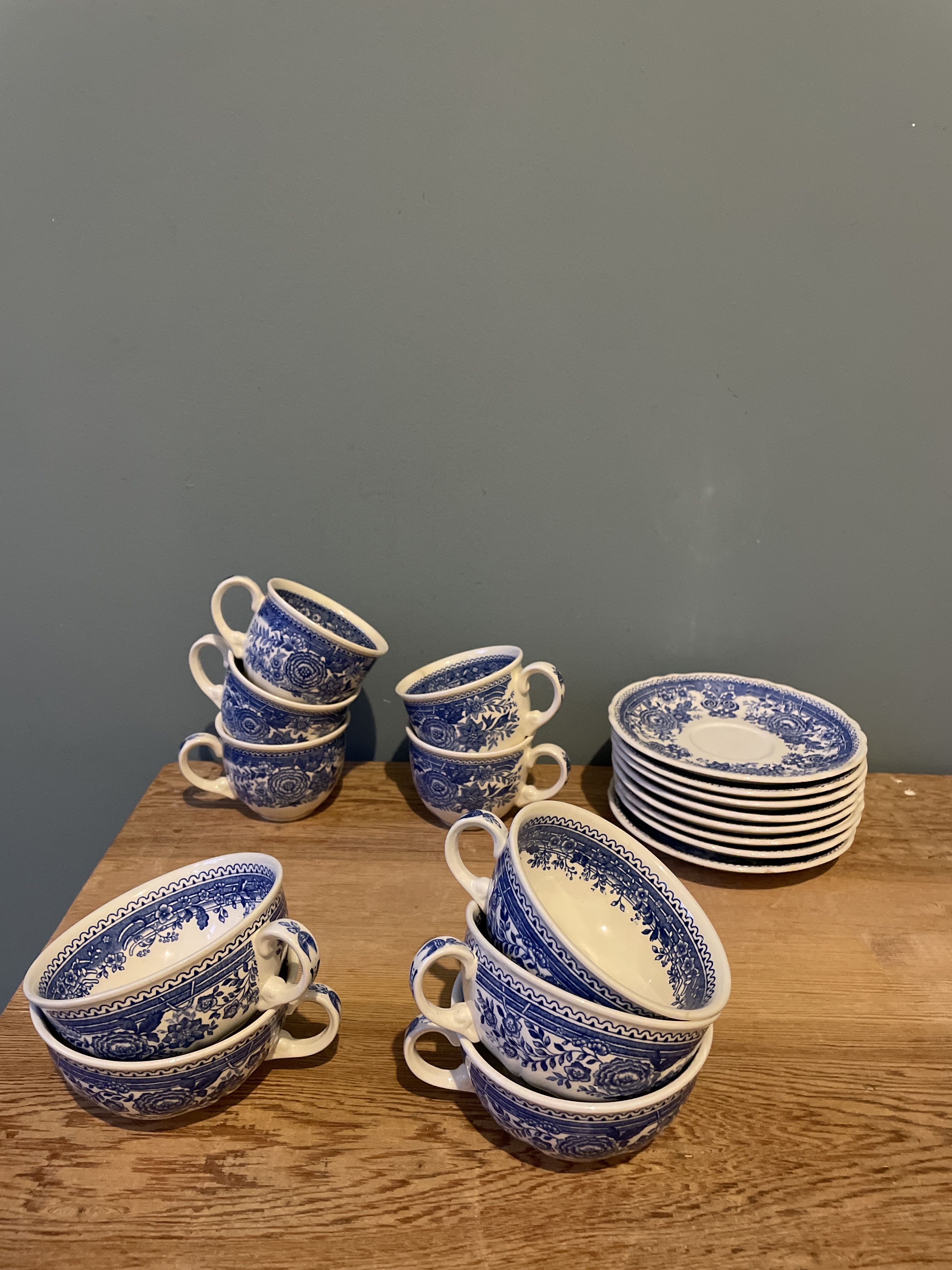 Set of coffee cups and tea cups Villeroy Et Boch Burgenland
