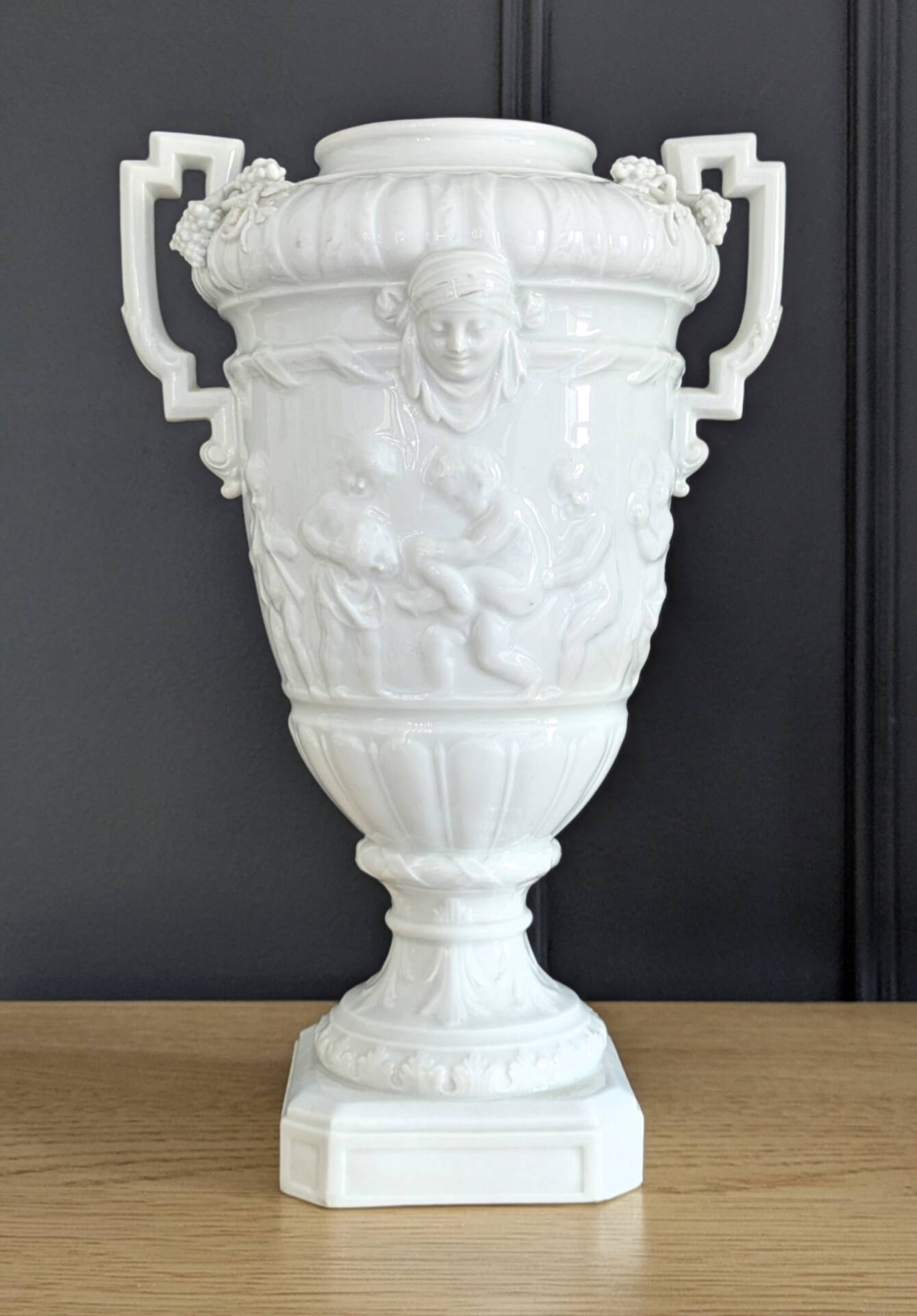 Ancient Médicis vase