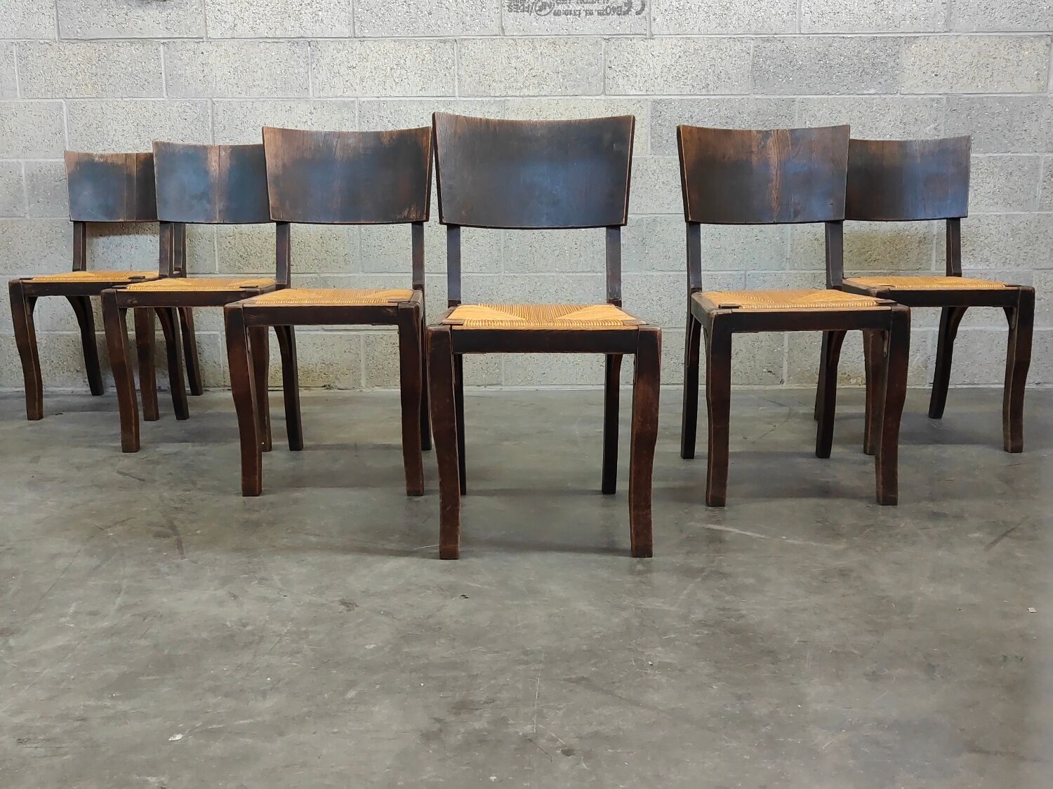 Suite of 6 chairs brutalist style straw and solid oak