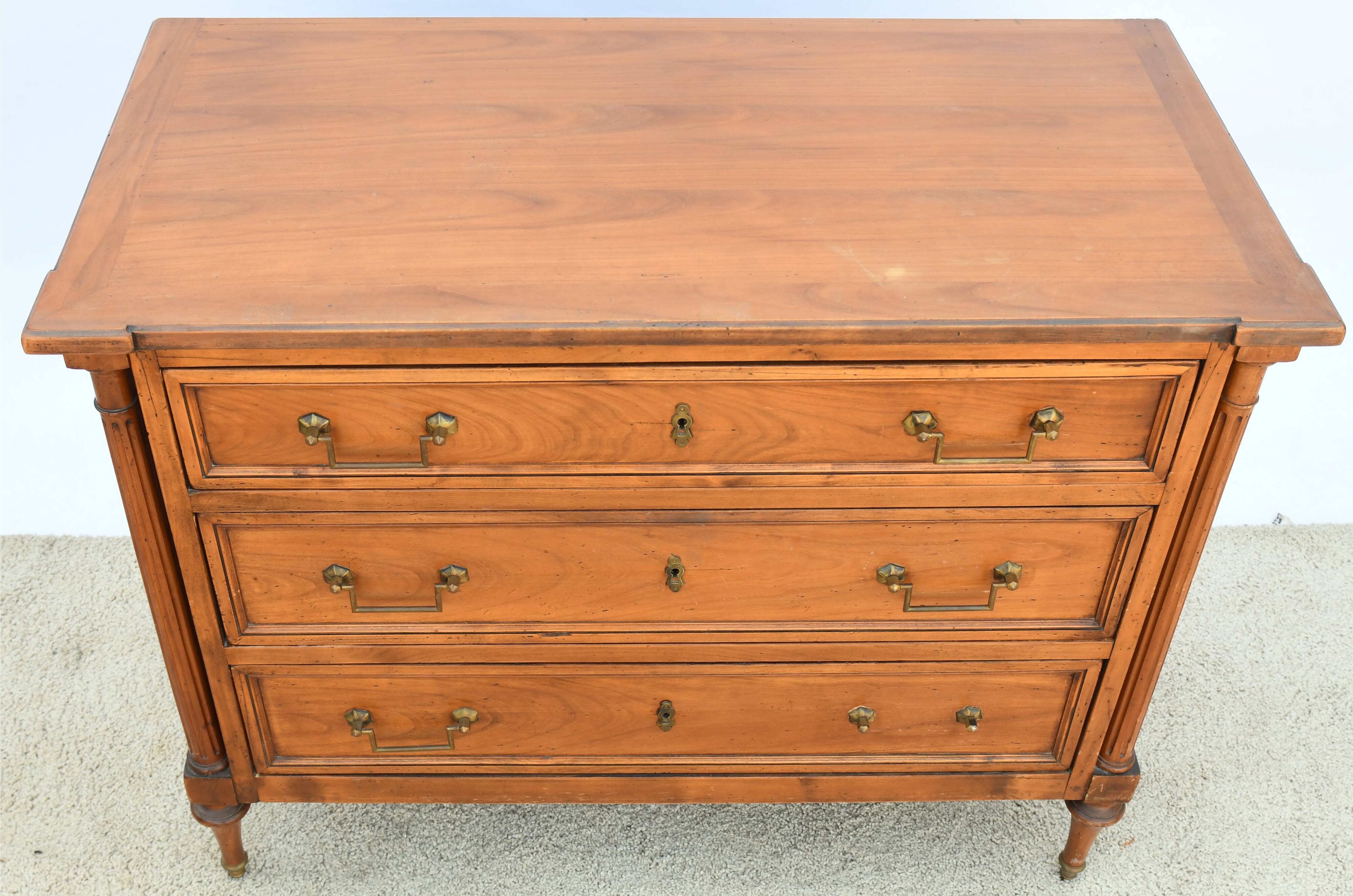 Commode de style Louis XVI