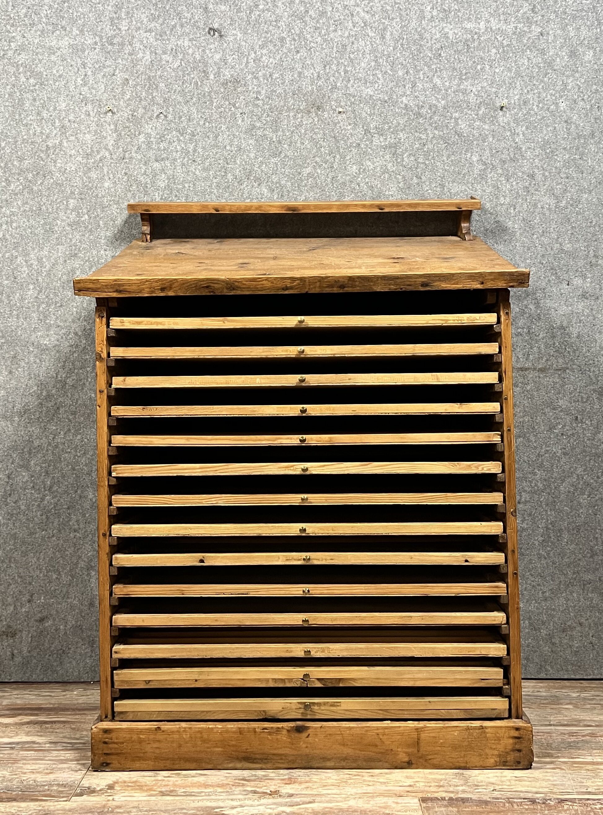 Trade furniture for printer with writing tray in inclined plane around 1900