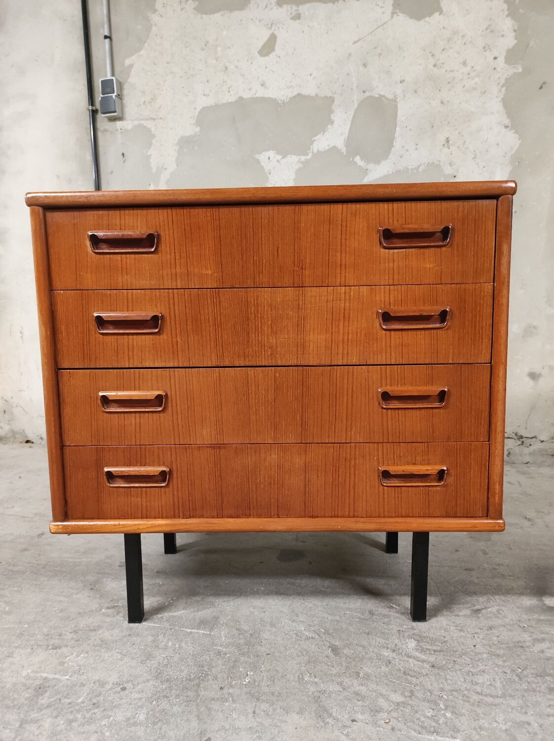 Vintage Scandinavian chest of drawers