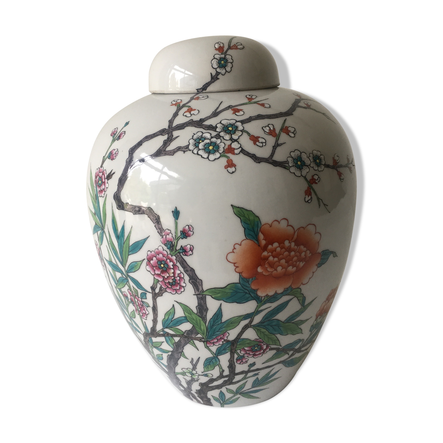 Covered pot in Paris porcelain