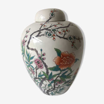 Covered pot in Paris porcelain