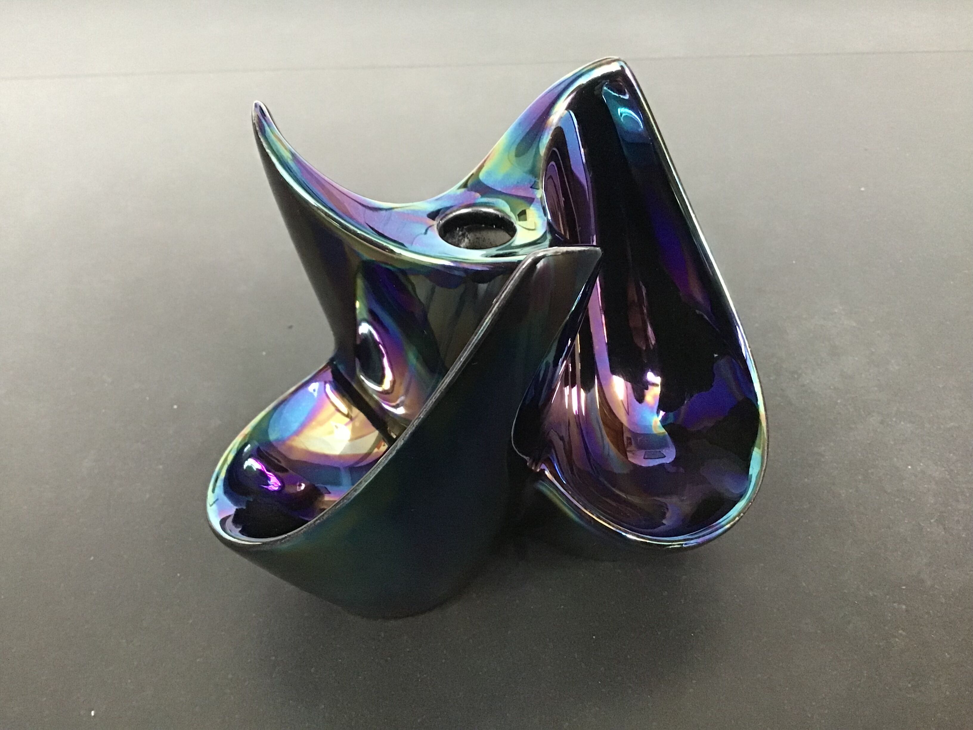 Verceram black iridescent ceramic pipe holders