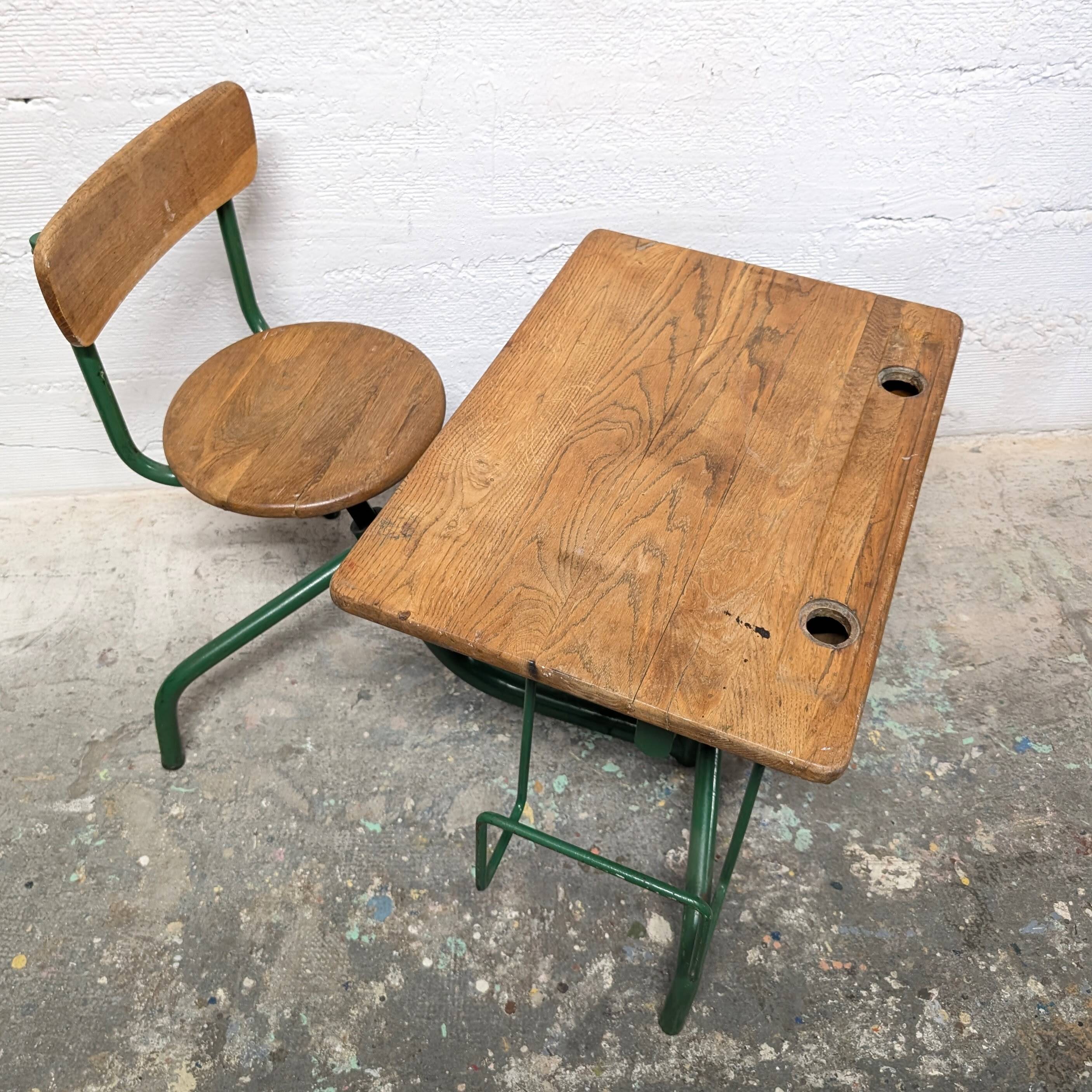 Vintage school desk – single-piece