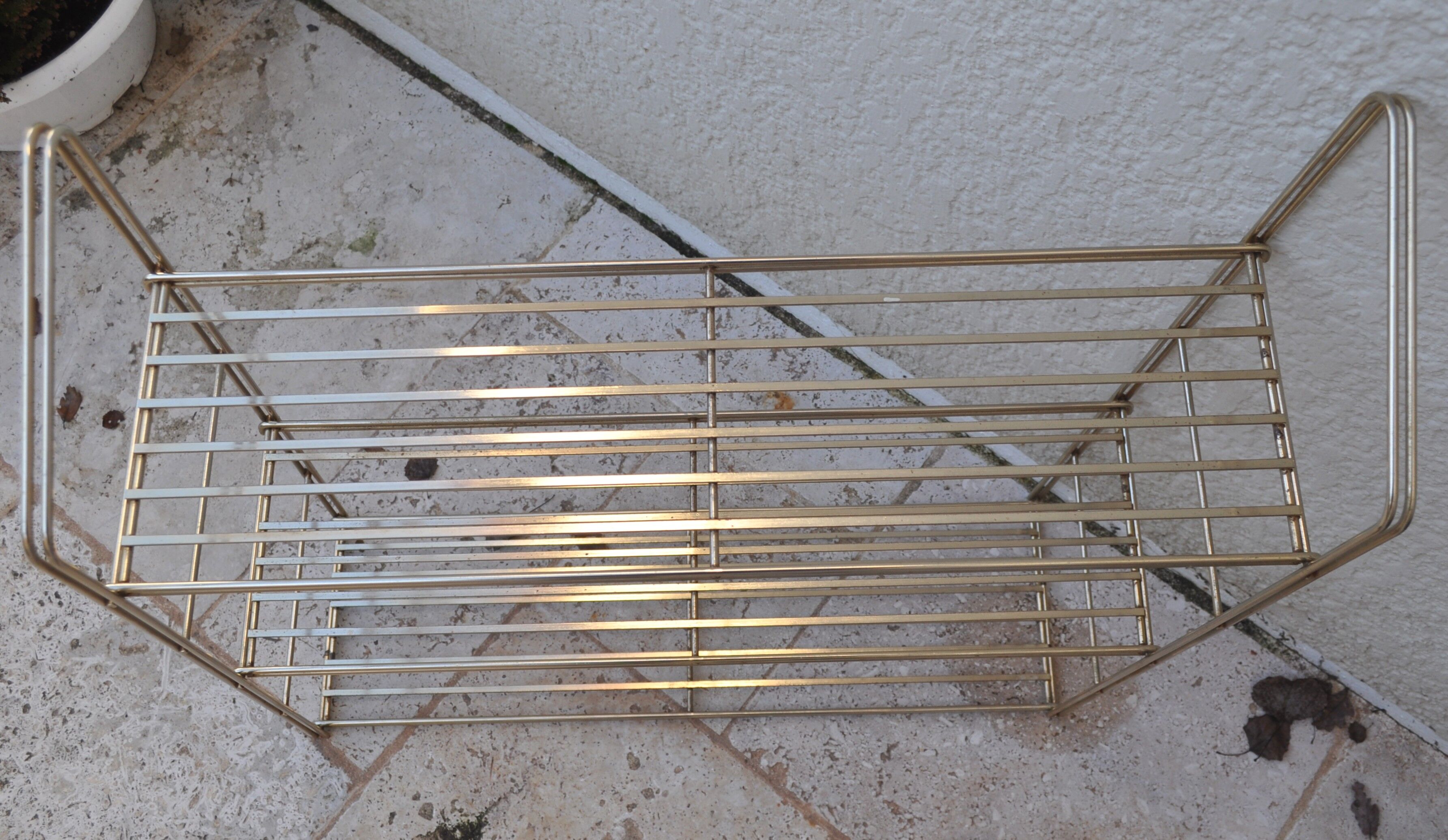 Vintage all-metal string shelf