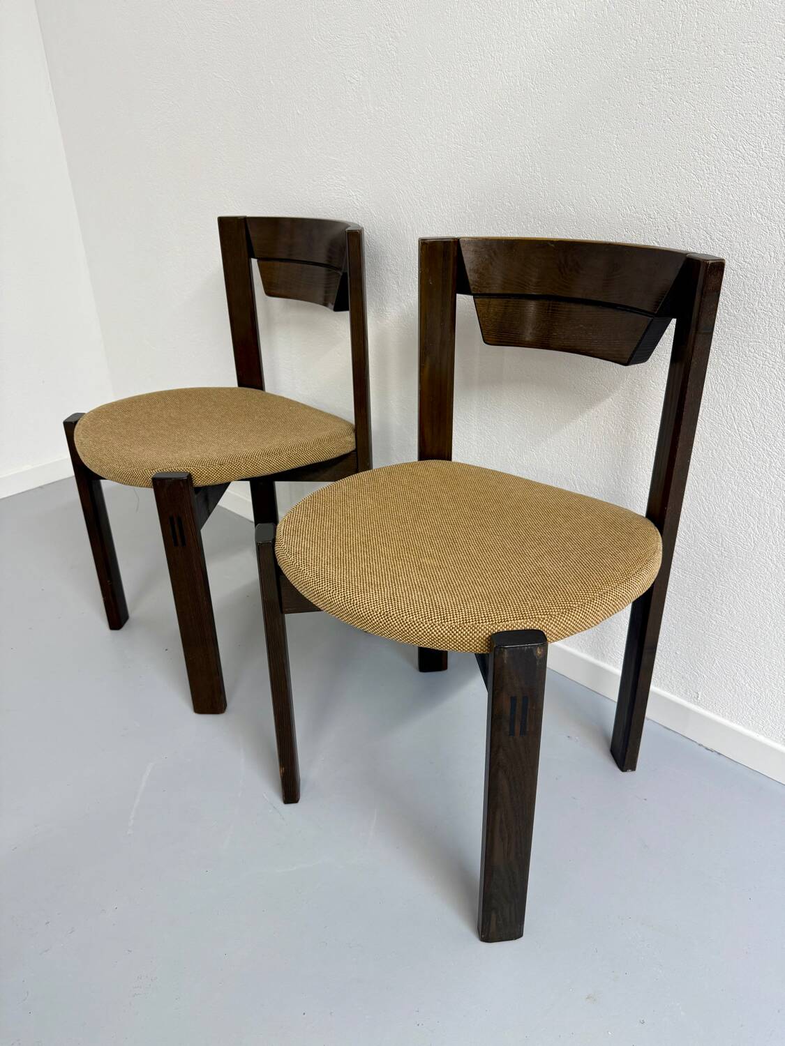 Set of 4 Girsberger Scandinavian style chairs from the 80s, vintage wood