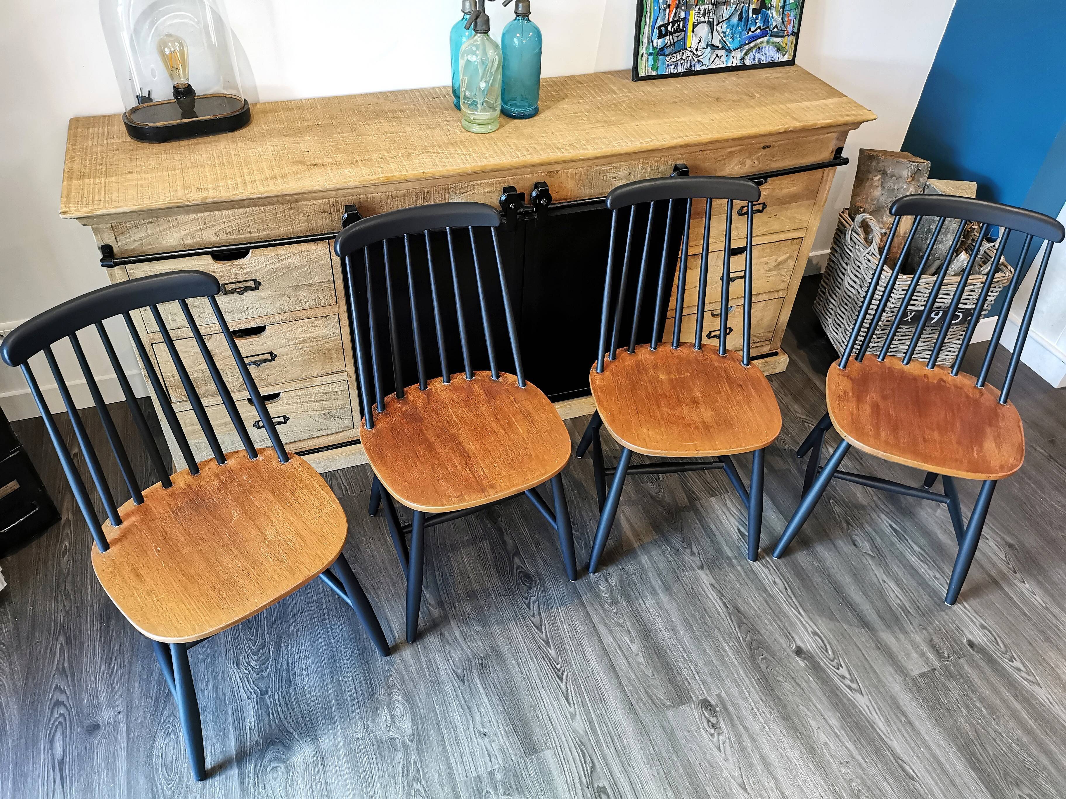 Series of 4 Scandinavian chairs