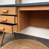 Scandinavian desk from the 1950s with compass legs.