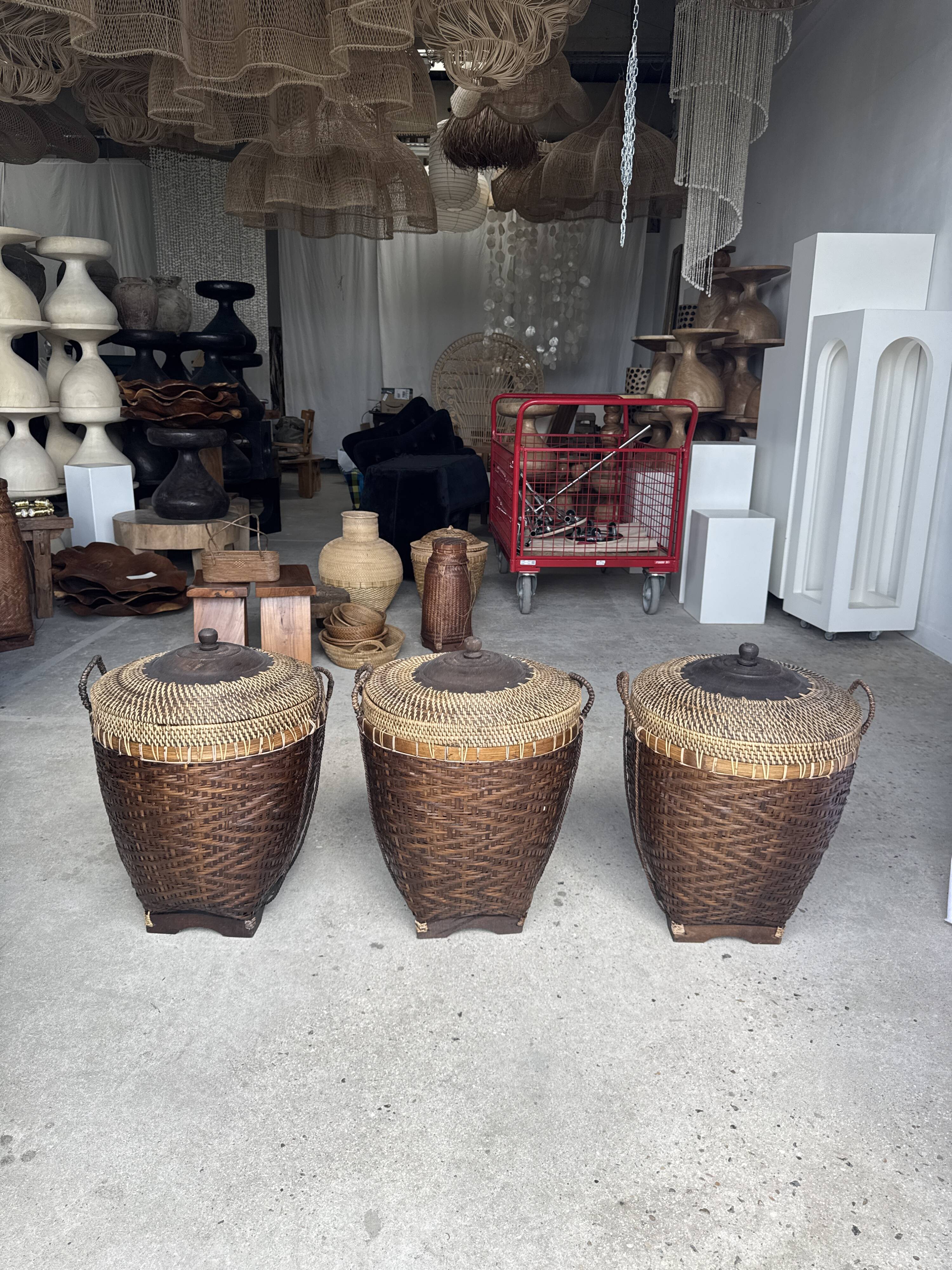 Traditional Indonesian brown basket H60 D45