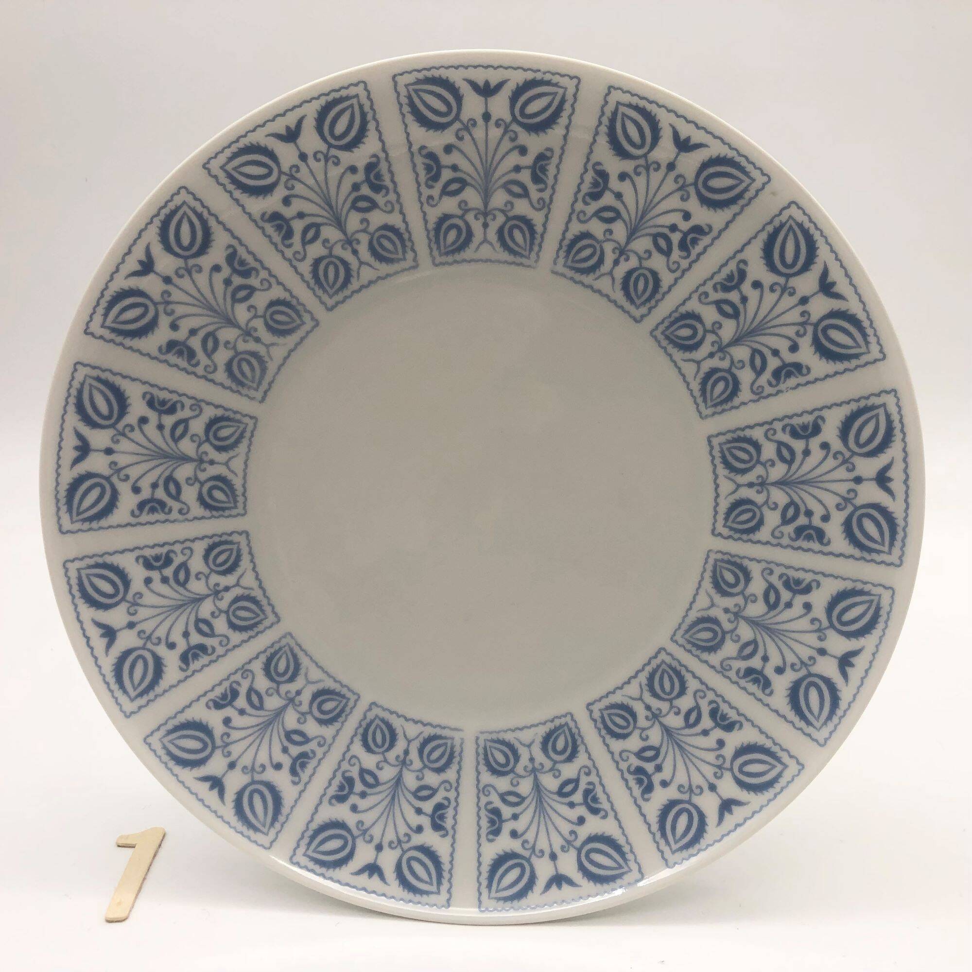 6 dinner plates and dish, H&C Selb Bavaria Germany Heinrich