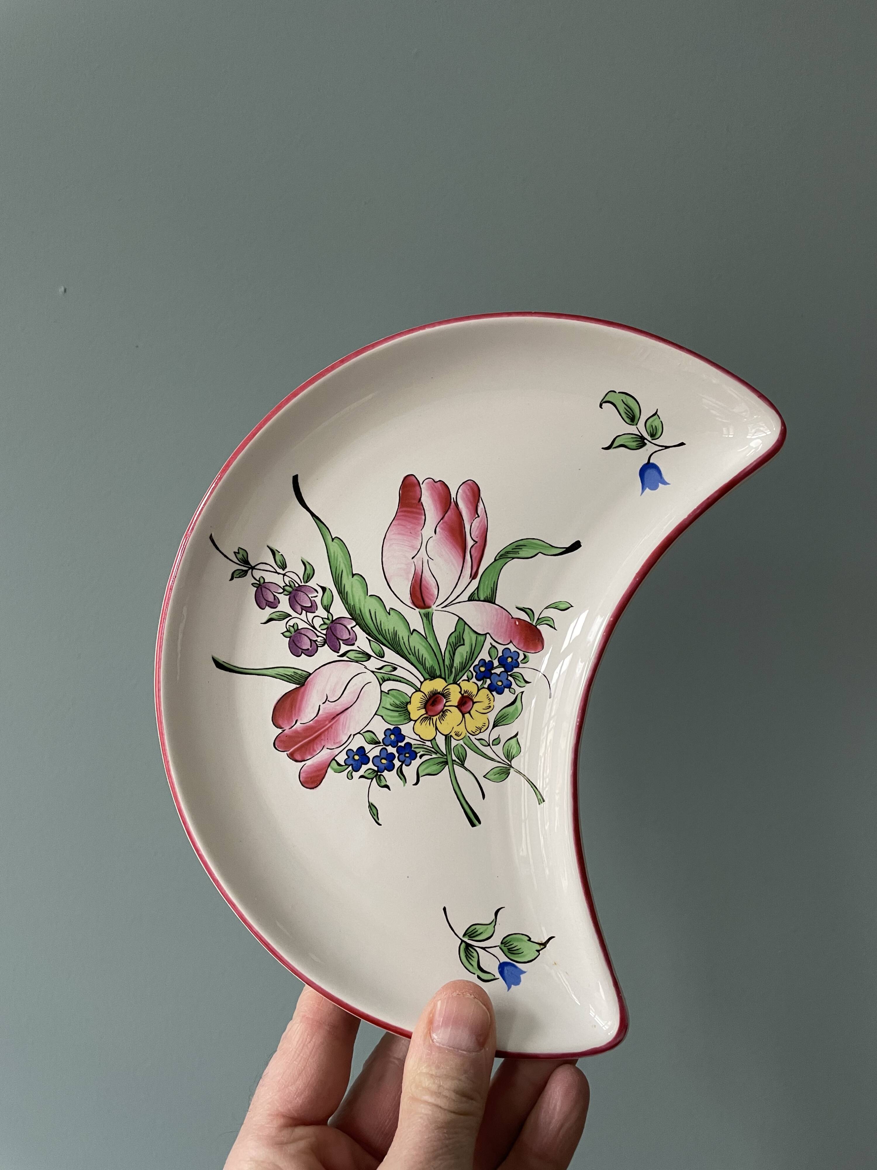 4 vintage half-moon cups in Lunéville earthenware