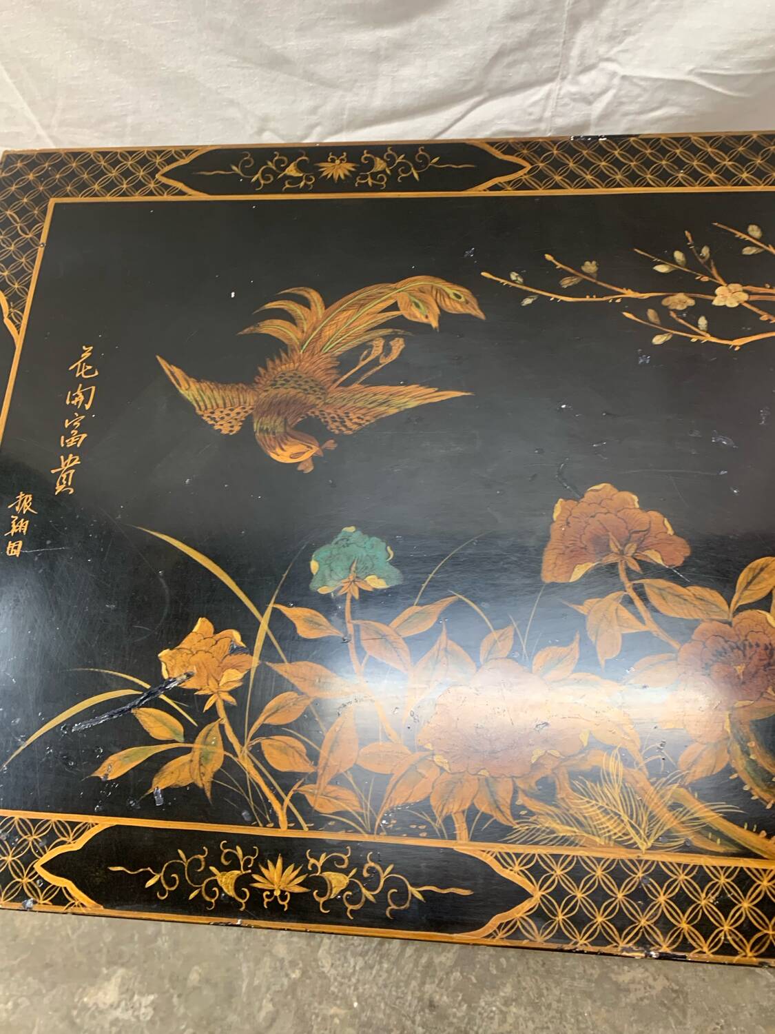 Vintage Japanese-style coffee table in painted lacquered wood