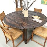 Round table in popular oak, circa 1880.