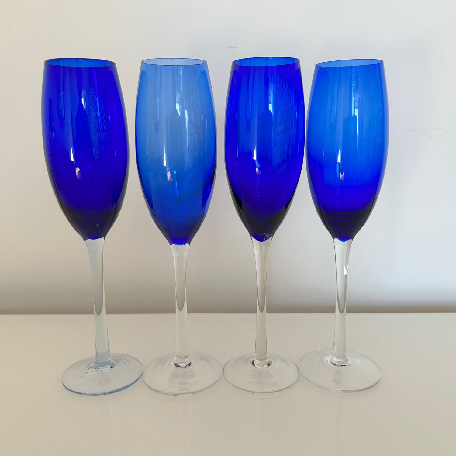 Set of 4 blue flutes