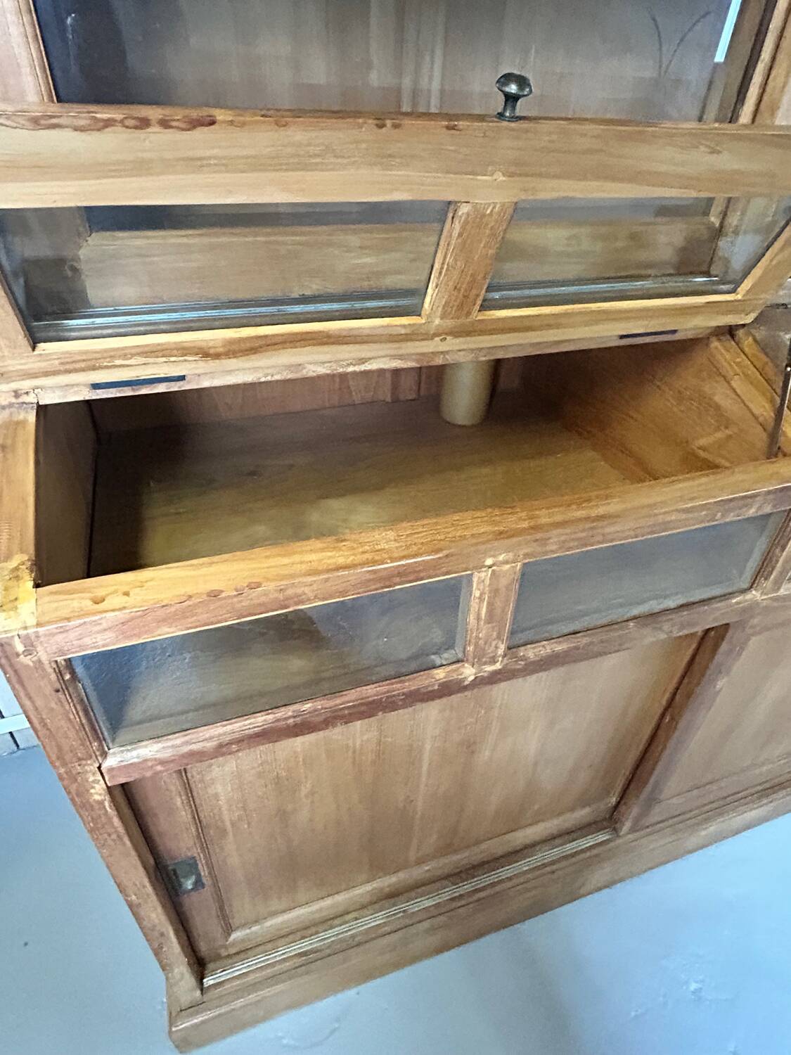 Large antique glass-fronted cabinet made of solid wood – Late 19th century