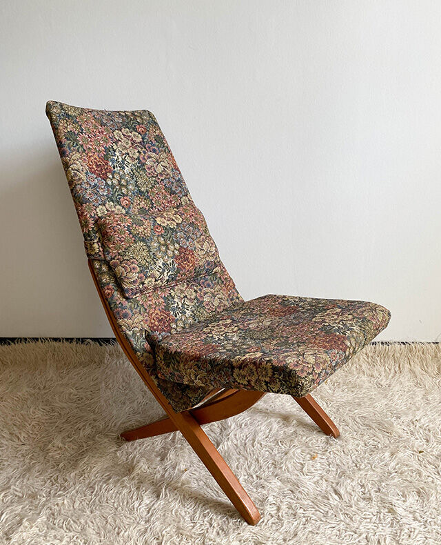Upholstered recliner chair