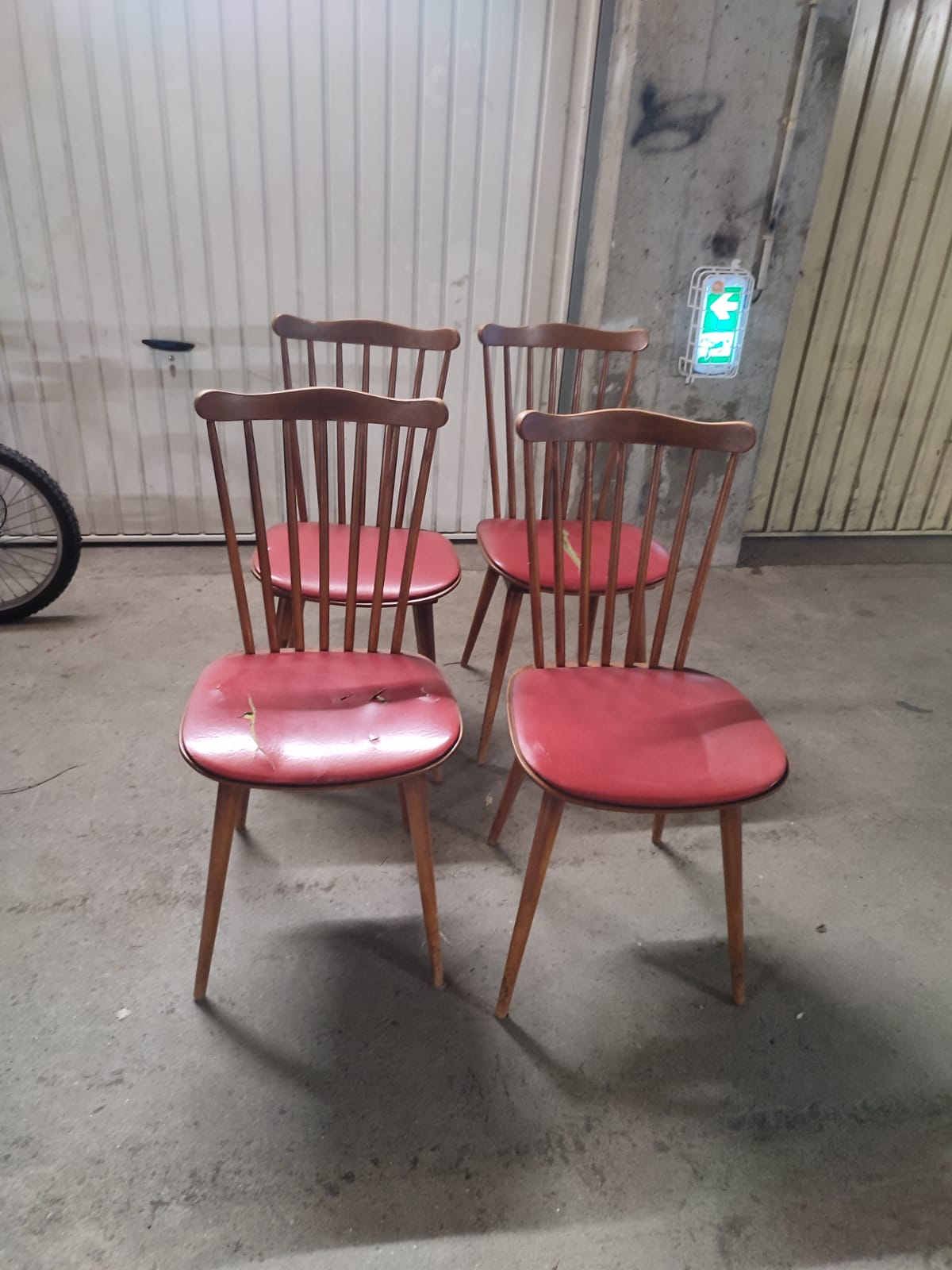 Lot 4 Chairs baumann