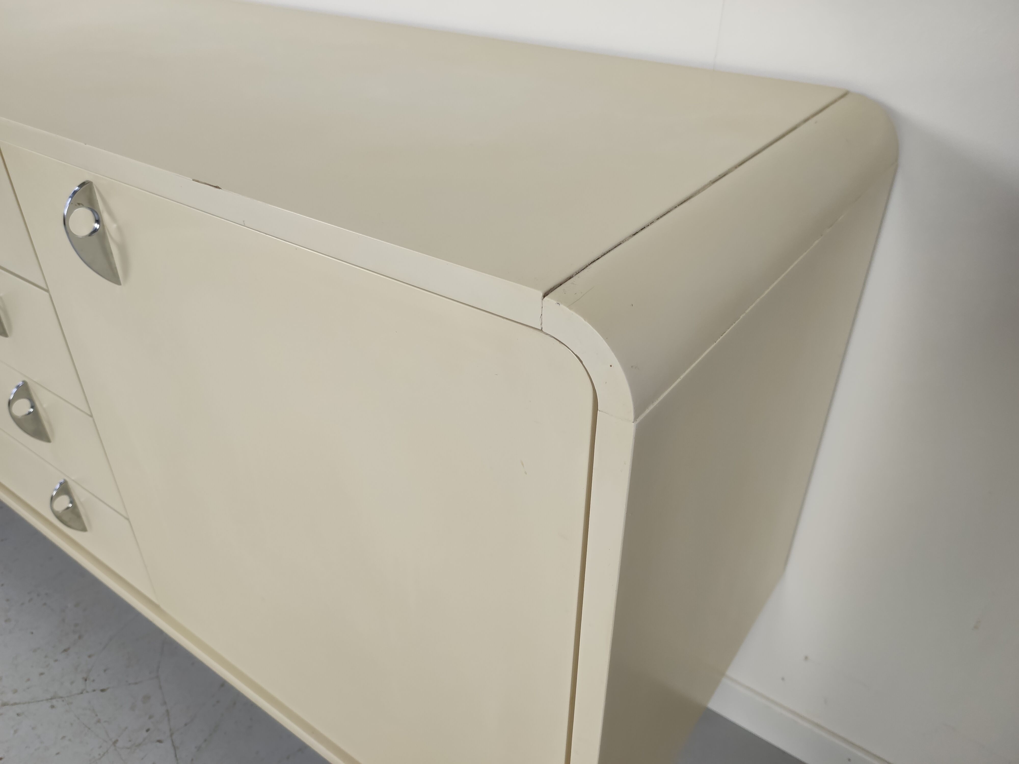 Vintage sideboard white space age 1970