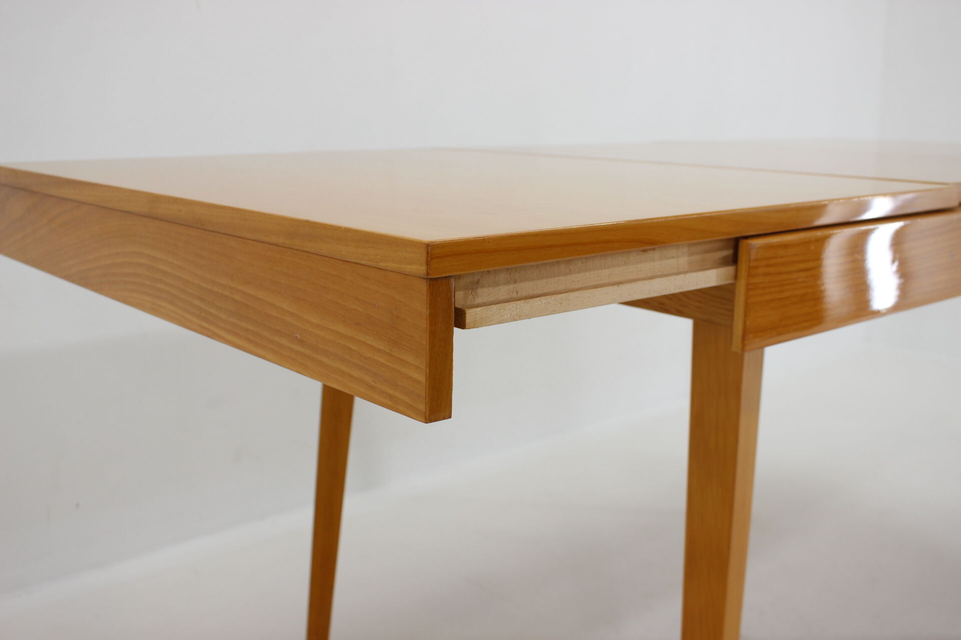 1970s Birch Extendable Dining Desk, Czechoslovakia