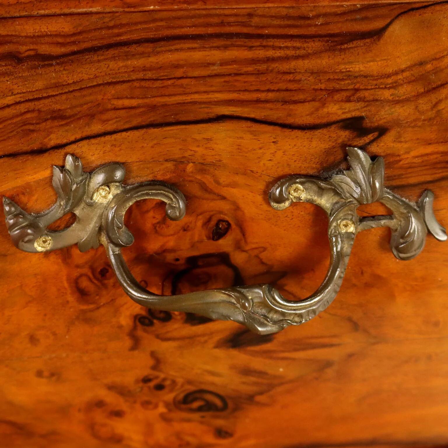 Commode ancienne baroque en noyer et marbre, Italie, XXe siècle