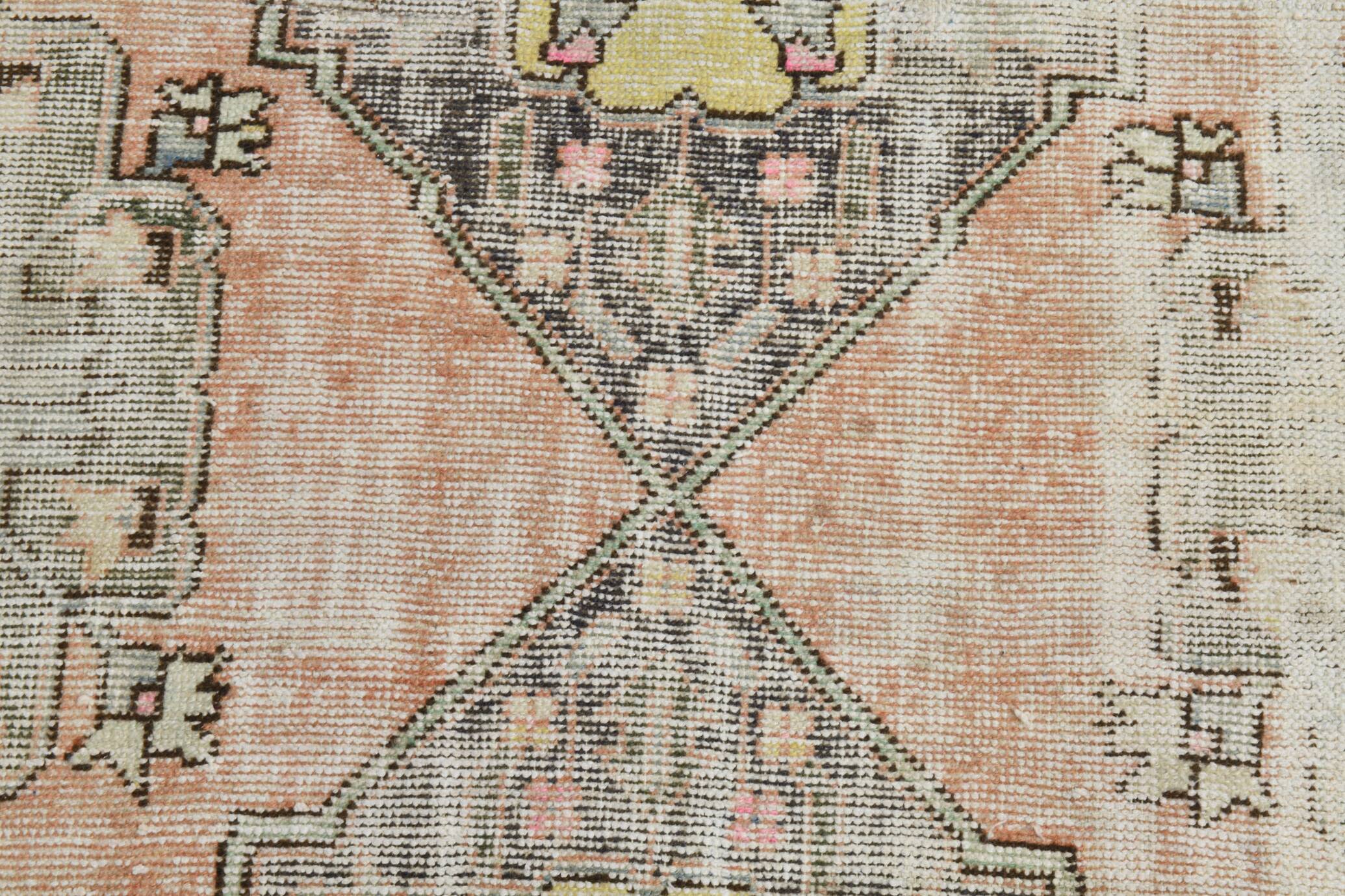 Tapis persan saumon et crème, 82 x 307 cm